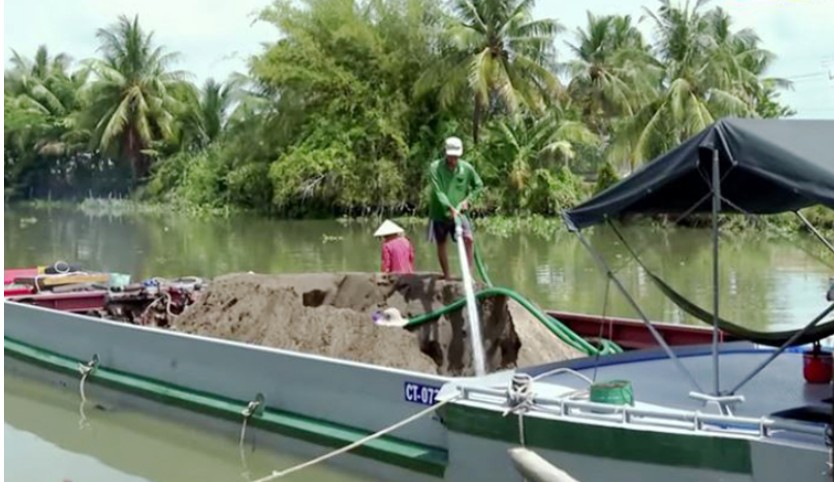 Giá vật liệu xây dựng tại ĐBSCL biến động mạnh, doanh nghiệp trúng thầu nơm ...